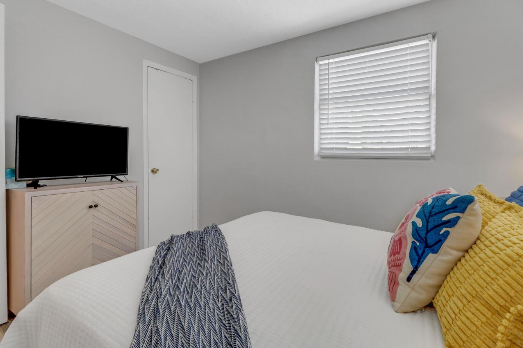 Little Beach House W/ Pool&Spa - 5 Minutes To Vanderbilt Beach Naples Exterior photo